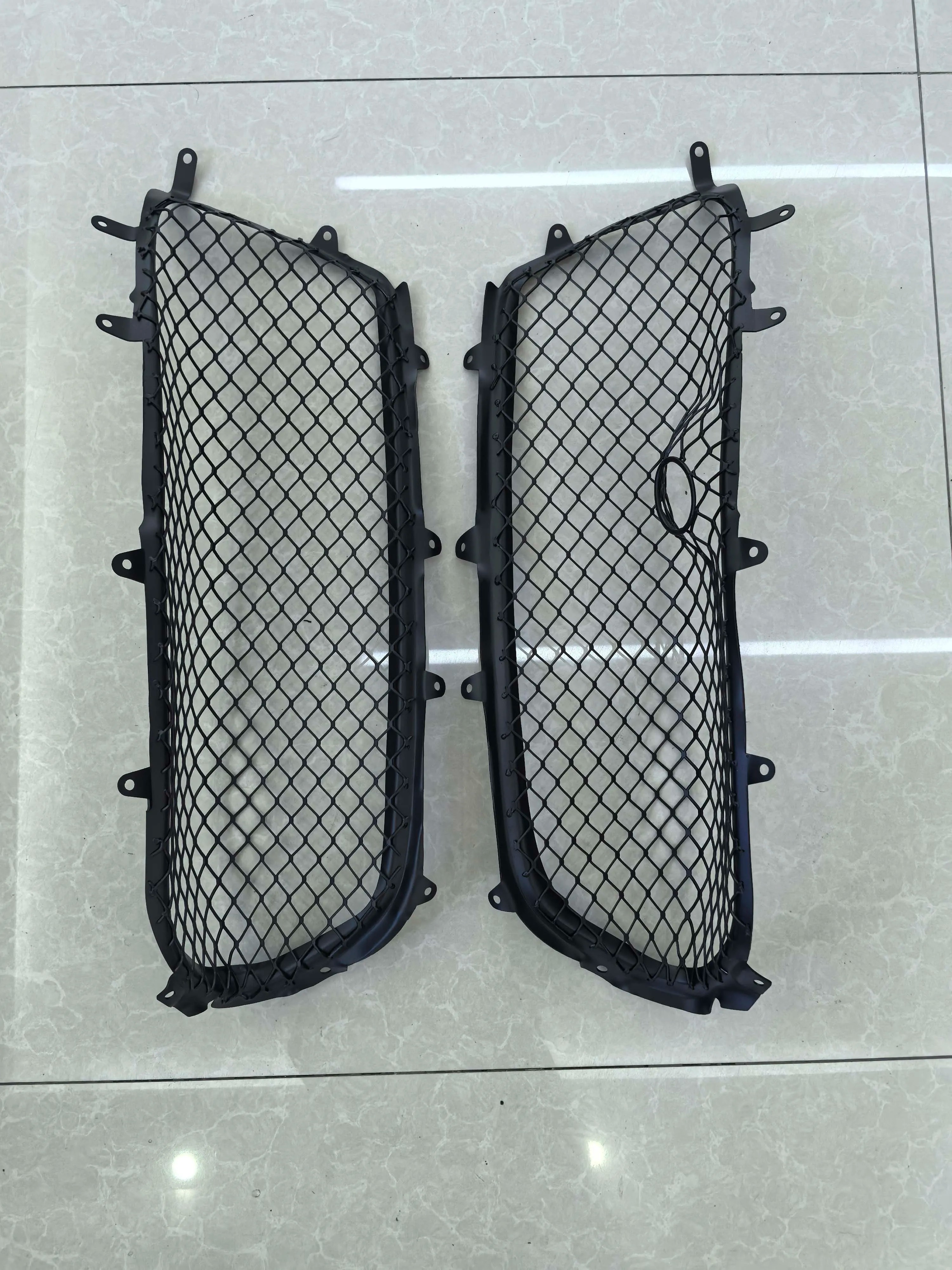Top Quality AUTO PARTS SUIT for  488 COMPLETE FRONT ALUMINIUM GRILLE MESH Oem 815381 815413